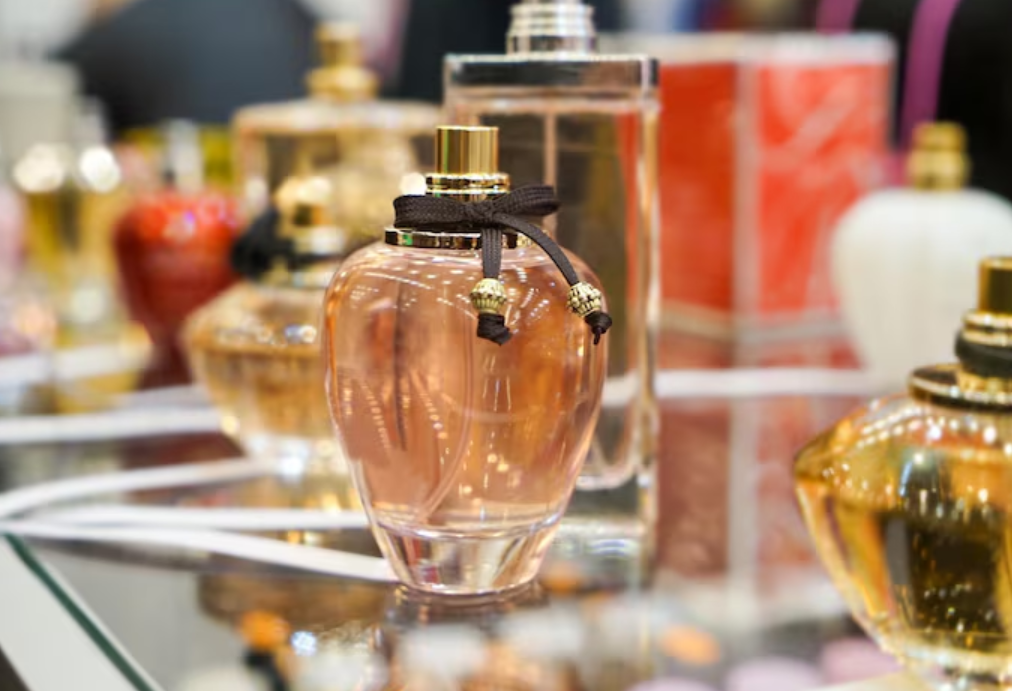 Perfumes orientais femininos para festas: como equilibrar presença e elegância